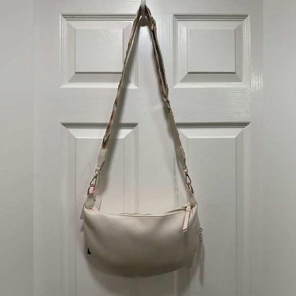 Like Dreams Crossbody Hobo Style Bag NWT - Picture 1 of 7